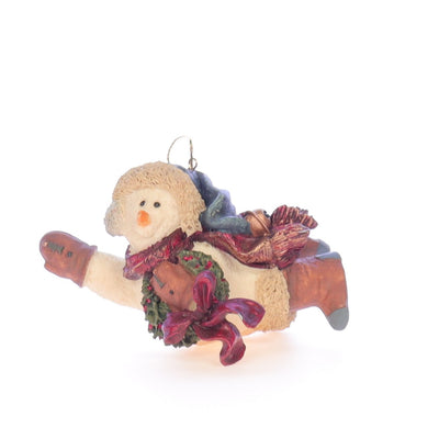 Boyds_Bears_Folkstone_Resin_Figurine_Chilly_with_Wreath_2564_01
