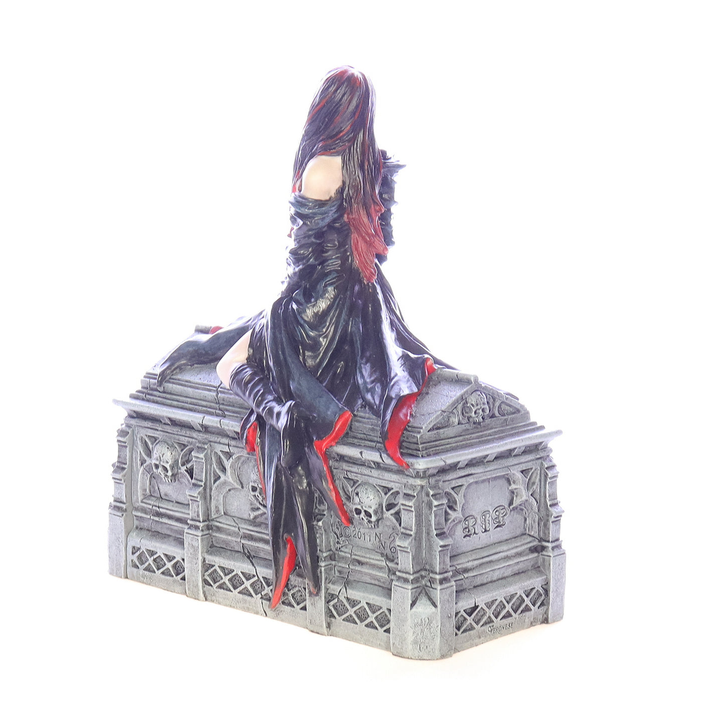 Fantasy_Art_Collection_SS-US-WU75259VA_Await_the_Night_Halloween_Figurine_2011 Back Right View