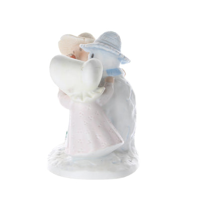 Homco-Circle-of-Friends-Porcelain-Figurine-Snow-Play-picture-3