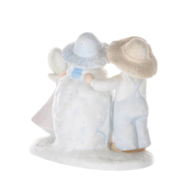 Homco-Circle-of-Friends-Porcelain-Figurine-Snow-Play-picture-6