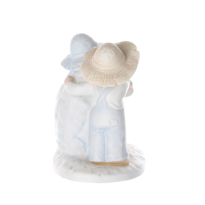 Homco-Circle-of-Friends-Porcelain-Figurine-Snow-Play-picture-7