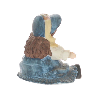 Jan-Hagara-Porcelain-Figurine-Lisa-Doll-M11353
