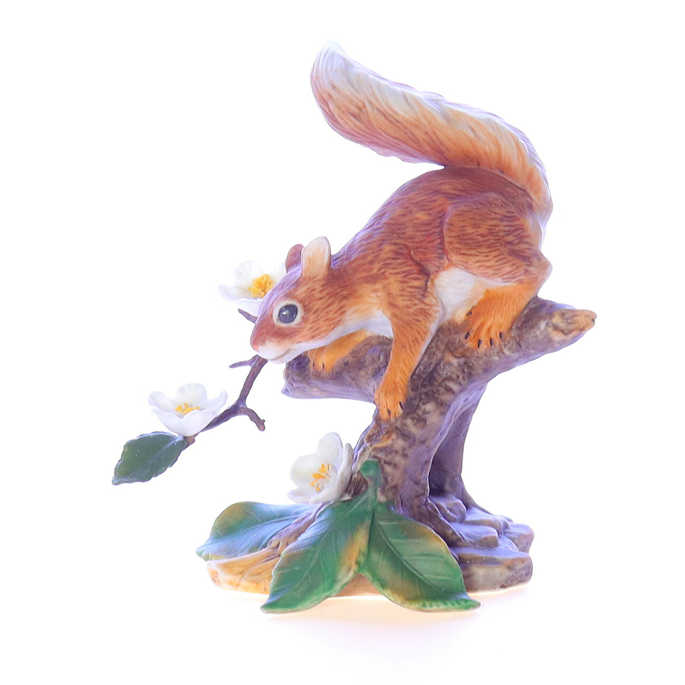 Lenox_redsquirrel_Springtime_Scamper_Squirrel_Figurine_1989 Front Left View