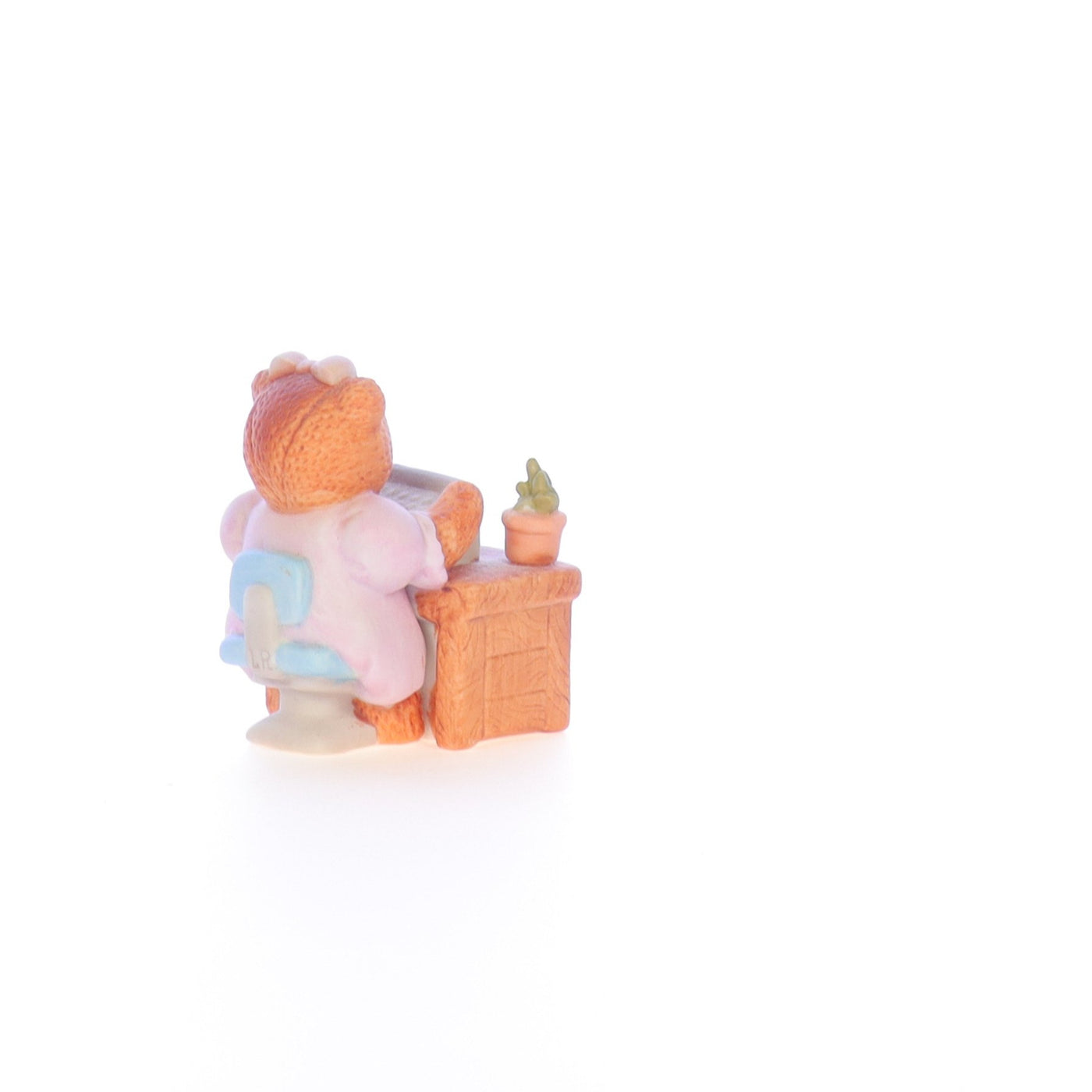 Lucy_And_Me_by_Lucy_Atwell_Porcelain_Figurine_Secretary_Bear_Lucy_Unknown_057_06