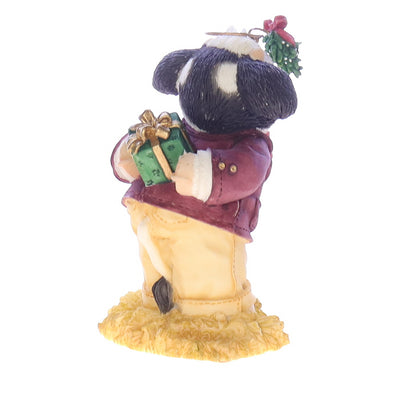 Marys_Moo_Moos_480959_Me_And_Moo_Under_The_Mistletoe_Christmas_Figurine_1999 Back Right View