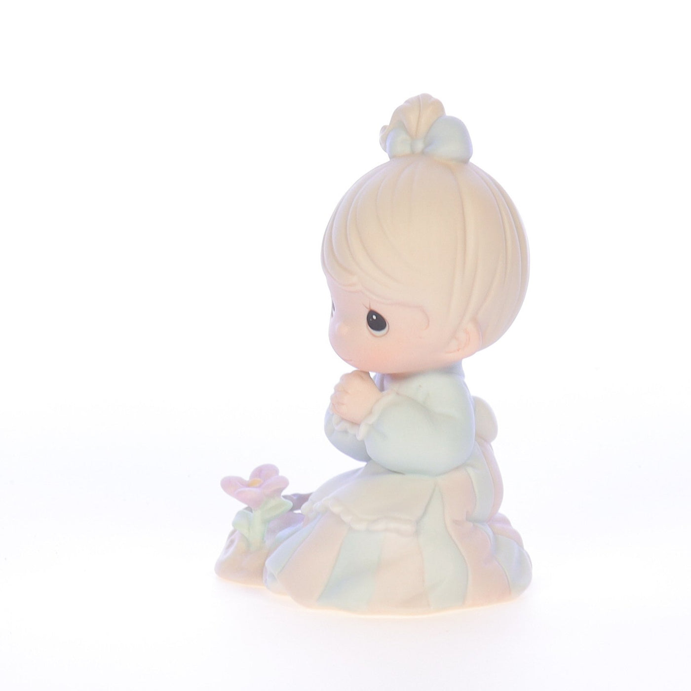 Precious_Moments_Porcelain_Figurine_Sowing_the_Seeds_of_Love_PM922_02.jpg