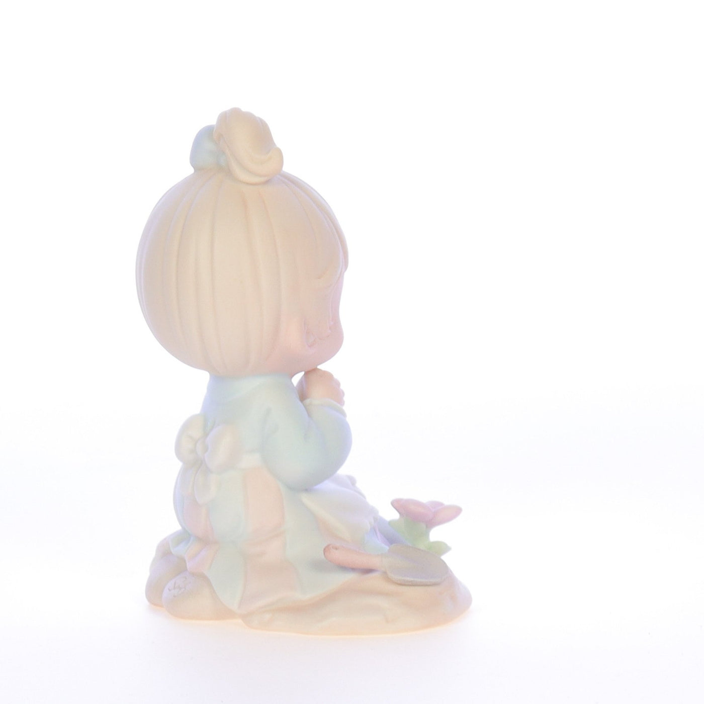Precious_Moments_Porcelain_Figurine_Sowing_the_Seeds_of_Love_PM922_06.jpg