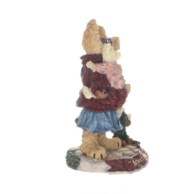 The Bearstone Collection 227737 Mother Macabeary with Krista and Cody Mothers always bring extra love Mothers Day Figurine 2000 Box Right View