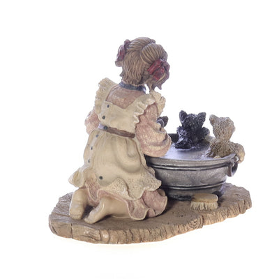 The_Dollstone_Collection_3521_Wendy_with_Bronte_Keats_Tennyson_and_Poe_Wash_Day_Cat_Figurine_1997 Front Right View