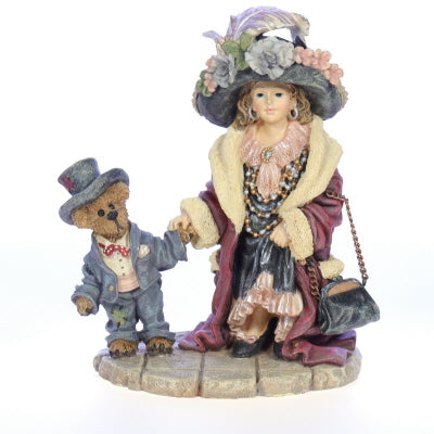 The_Dollstone_Collection_3529_Amy_and_Edmund_Mommas_Clothes_Shopping_Figurine_1998Front View