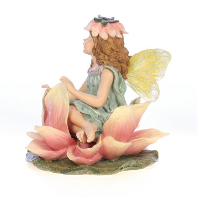 The_Wee_Folkstone_Collection_36112_Flora_Faeriepetals_Morning_Dew_Spring_Figurine_2000_1EFront View