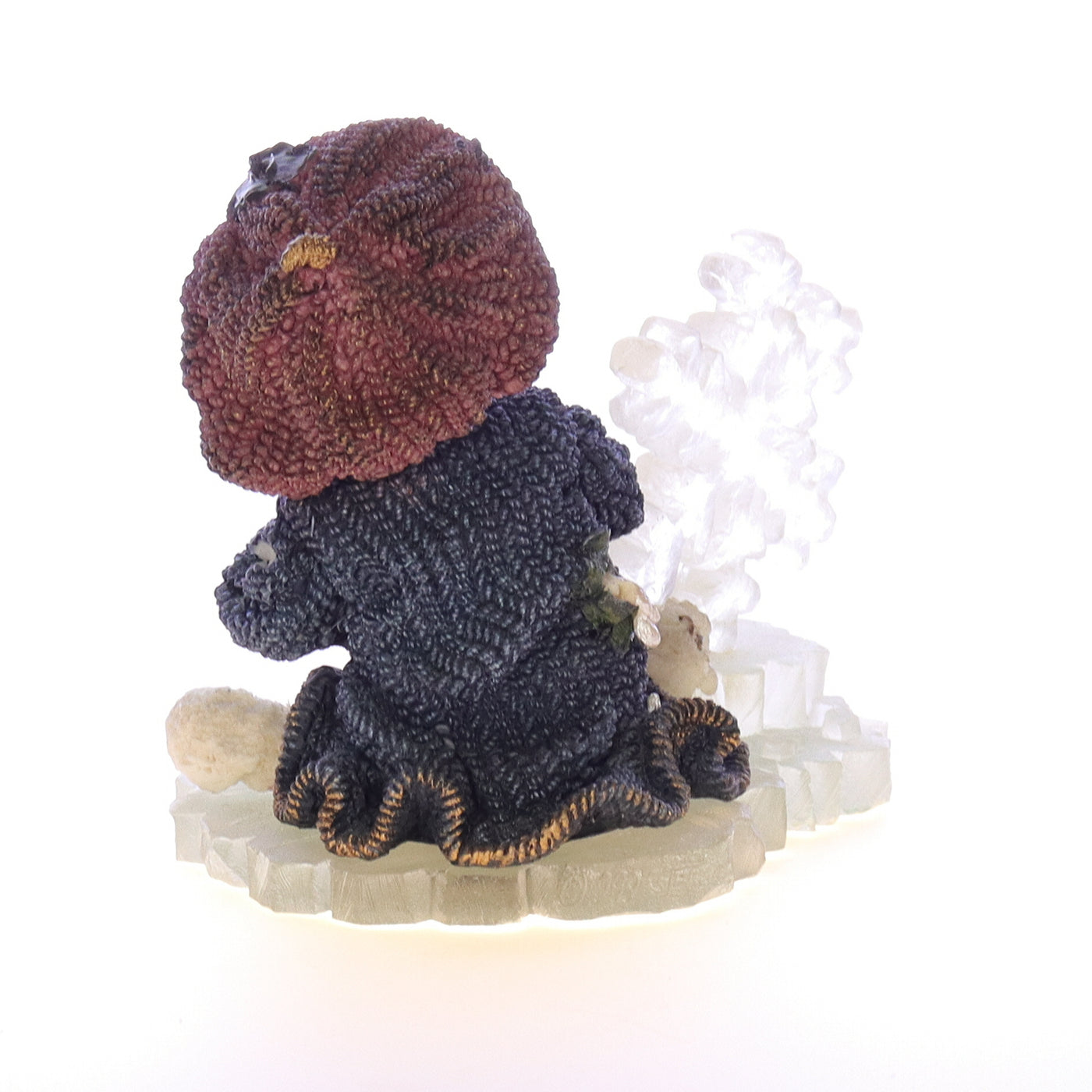The_Wee_Folkstone_Collection_36504_Flakey_Ice_Sculptor_Christmas_Figurine_1998 Back Left View
