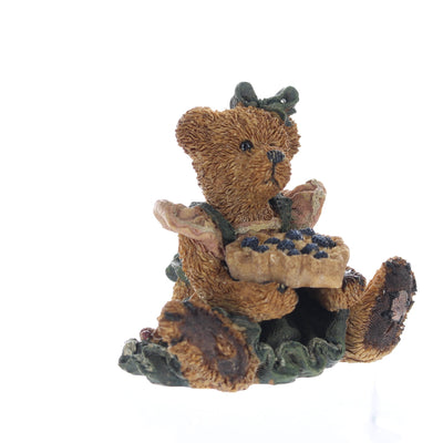 Boyds-Bears-Friends-Bearstone-Figurine-Bailey-The-BakerWith-Sweetie-Pie-2261_08