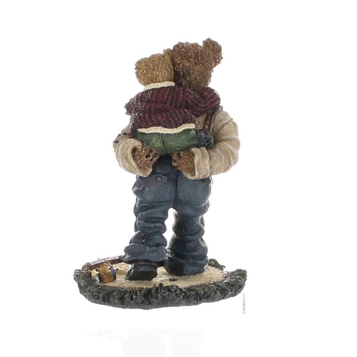 Boyds-Bears-Friends-Bearstone-Figurine-Grandpa-McBruin-with-Brian-Grandfathers-Are-the-Best-228341SYN_04