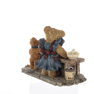 Boyds-Bears-Friends-Bearstone-Figurine-Justina-and-M.-HarrisonSweetie-Pie-2020_06
