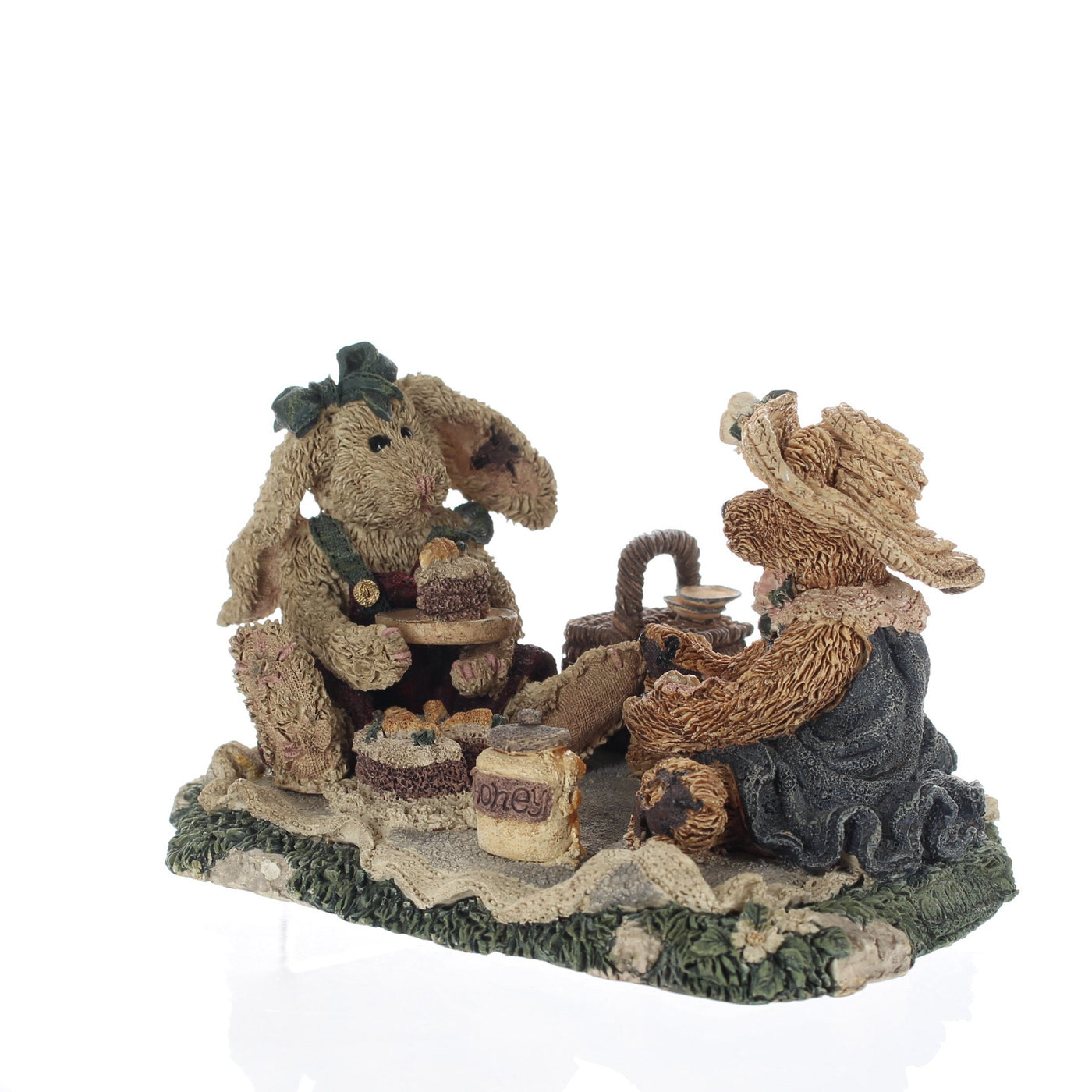 Boyds-Bears-Friends-Bearstone-Figurine-Picnic-Bear-2019_02