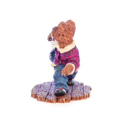 the bearstone collection 228358 strike mcspare  9 outa 10 aint bad sports figurine 2001 left